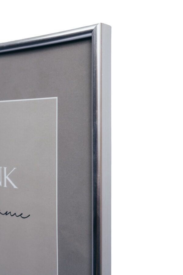 Skandinaavia stiilis postrid seinale