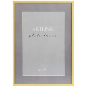 Kollane puidust pildiraam