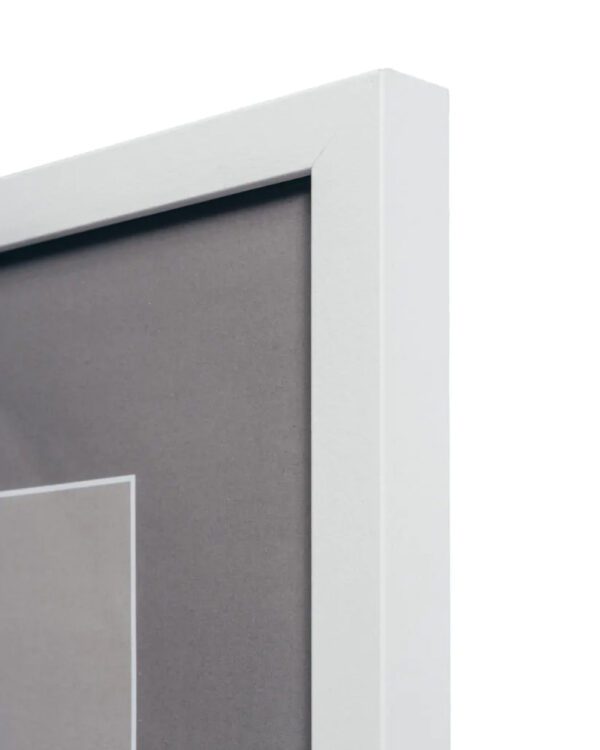 Ruudukujuline valgest puidust pildiraam - Vaizdas 2